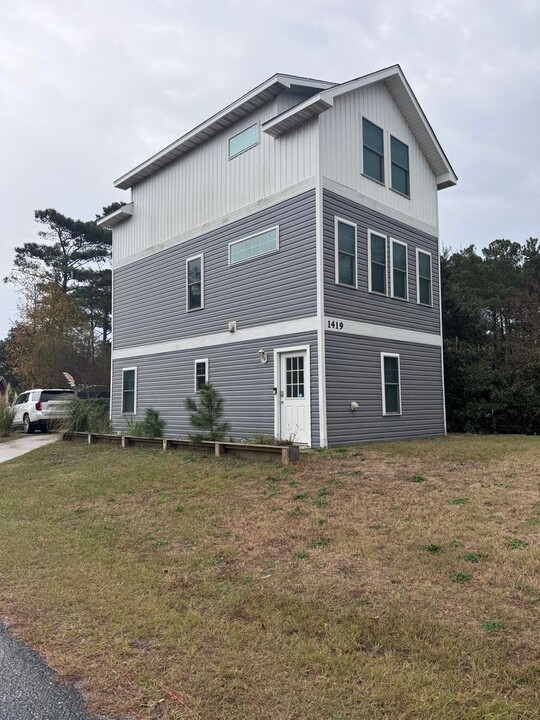 1419 Shay St in Kill Devil Hills, NC - Building Photo