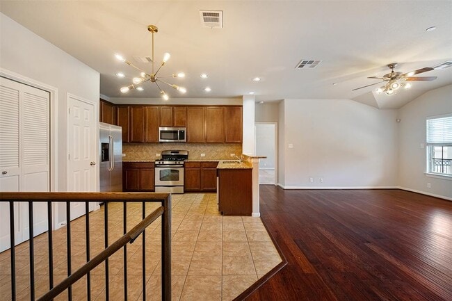 property at 3101 Davis Ln