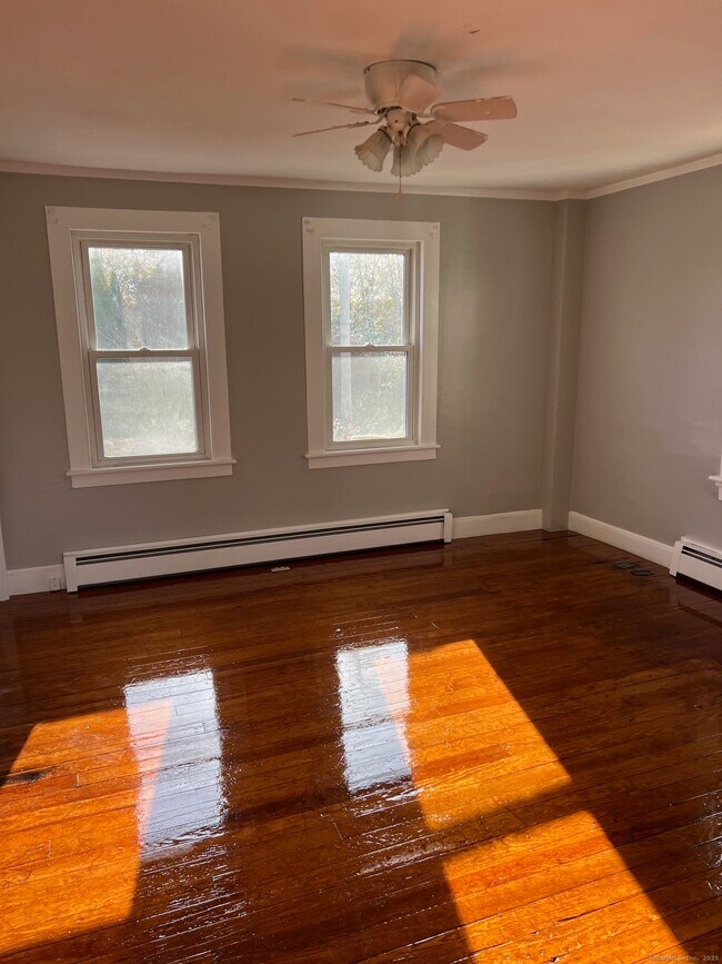 41 S Main St in Westbrook, CT - Building Photo - Building Photo