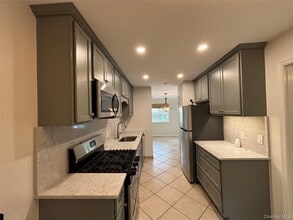 2905 Fox Ln in Poughkeepsie, NY - Building Photo - Building Photo