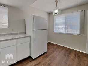 8125 N 33rd Dr in Phoenix, AZ - Foto de edificio - Building Photo
