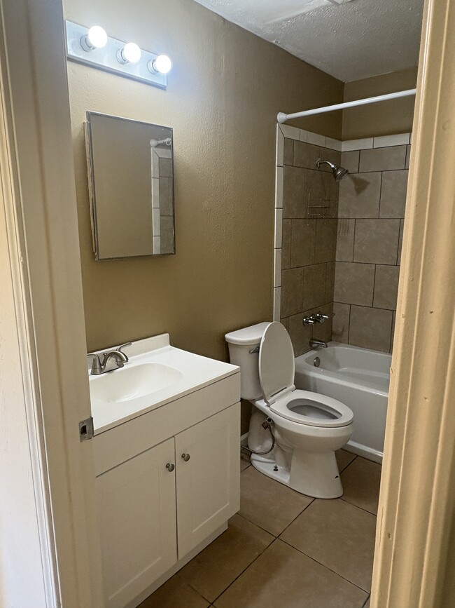 136 Longwood Dr in Monroe, LA - Building Photo - Building Photo