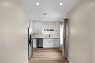 1165 Stanford St in Santa Monica, CA - Building Photo - Building Photo