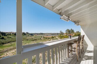 745 Domingo Dr in Newport Beach, CA - Building Photo - Building Photo