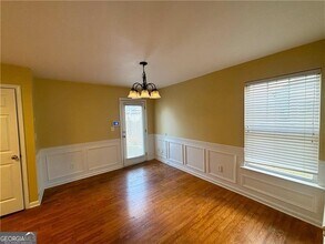 7888 The Lakes Dr in Fairburn, GA - Building Photo - Building Photo