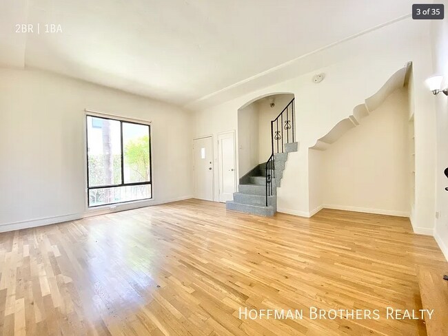 4528 Edgewood Pl in Los Angeles, CA - Foto de edificio - Building Photo