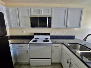 3341 Clover Meadow Dr in Chesapeake, VA - Building Photo - Building Photo