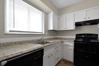 2407 Belcher Dr in Columbus, OH - Building Photo - Building Photo