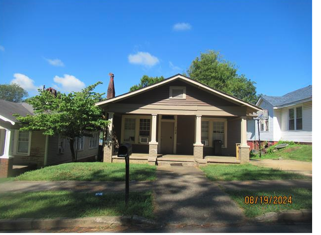 704 Goodwin Ave in Anniston, AL - Building Photo