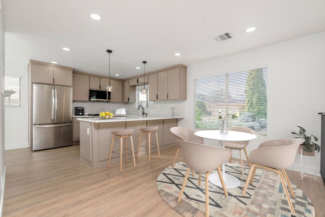 De Soto Luxury Townhomes in Canoga Park, CA - Building Photo - Building Photo