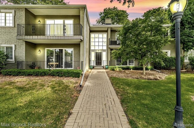 property at 1113 N Old Woodward Ave