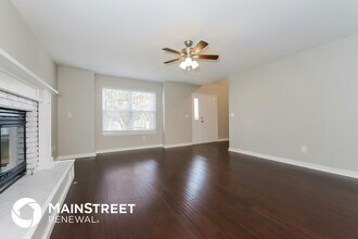 2314 NE Springbrook St in Blue Springs, MO - Foto de edificio - Building Photo