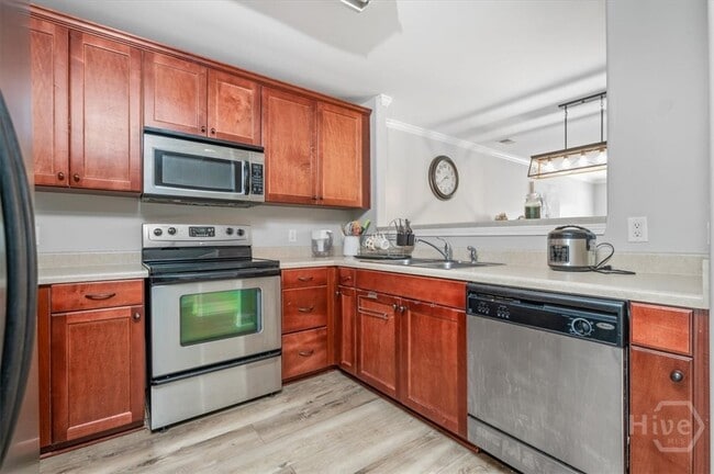 property at 10 Winter Lake Cir