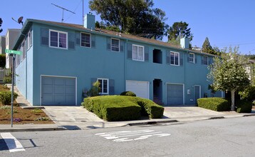 100-108 Elm St in San Carlos, CA - Foto de edificio - Building Photo