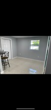 19811 Eagle Nest Rd in Cutler Bay, FL - Foto de edificio - Building Photo