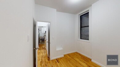 139 W 28th St in New York, NY - Building Photo - Building Photo