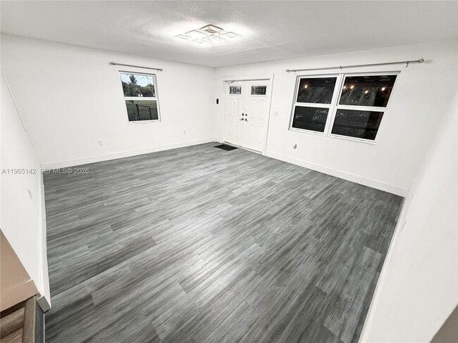 1621 SW 117th Ave in Davie, FL - Building Photo - Building Photo