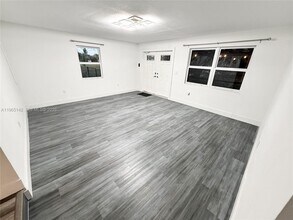 1621 SW 117th Ave in Davie, FL - Building Photo - Building Photo