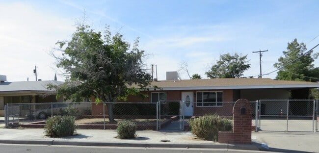 property at 2801 Hawick Rd