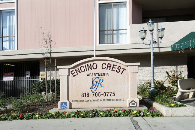 Encino Crest Apartments in Encino, CA - Foto de edificio - Building Photo