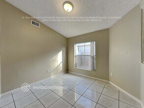 7215 SW 42nd Ct in Davie, FL - Foto de edificio - Building Photo