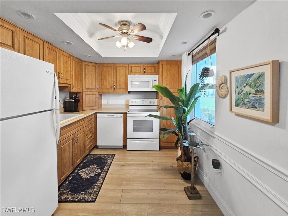 1700 Pine Valley Dr in Ft. Myers, FL - Building Photo