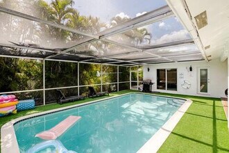 3672 NW 17th Terrace in Oakland Park, FL - Building Photo - Building Photo