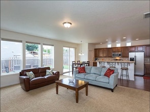 16575 SE Windswept Waters Dr in Damascus, OR - Building Photo - Building Photo