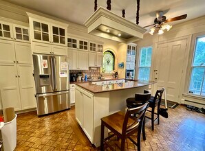 61 Pond St, Unit 1 CO in Boston, MA - Building Photo - Building Photo