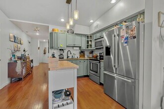 1836 Christian St in Philadelphia, PA - Building Photo - Building Photo