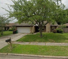 604 Briarclift Ln in Baytown, TX - Building Photo