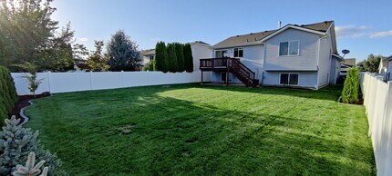 1721 W Cimarron Ln in Spokane, WA - Building Photo - Building Photo