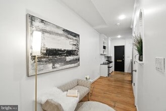 1072 30th St NW in Washington, DC - Building Photo - Building Photo