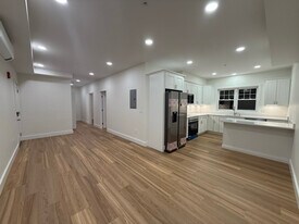 124 Abbott St in Lawrence, MA - Building Photo