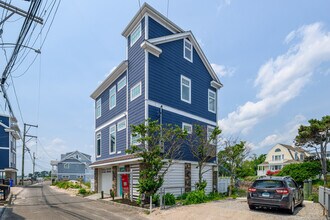 2154 Fairfield Beach Rd in Fairfield, CT - Building Photo - Building Photo