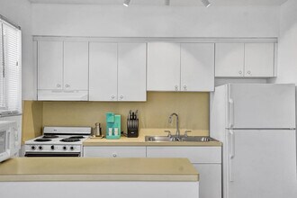 851 N Surf Rd in Hollywood, FL - Building Photo - Building Photo