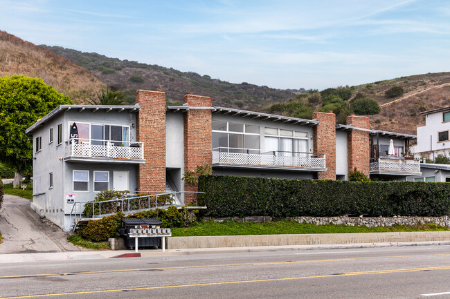 22445 Pacific Coast Hwy in Malibu, CA - Foto de edificio - Primary Photo