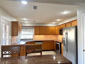 5815 Windsong Trail in Houston, TX - Foto de edificio - Building Photo