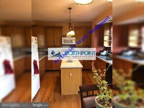 5810 Blue Sky in Elkridge, MD - Building Photo - Building Photo