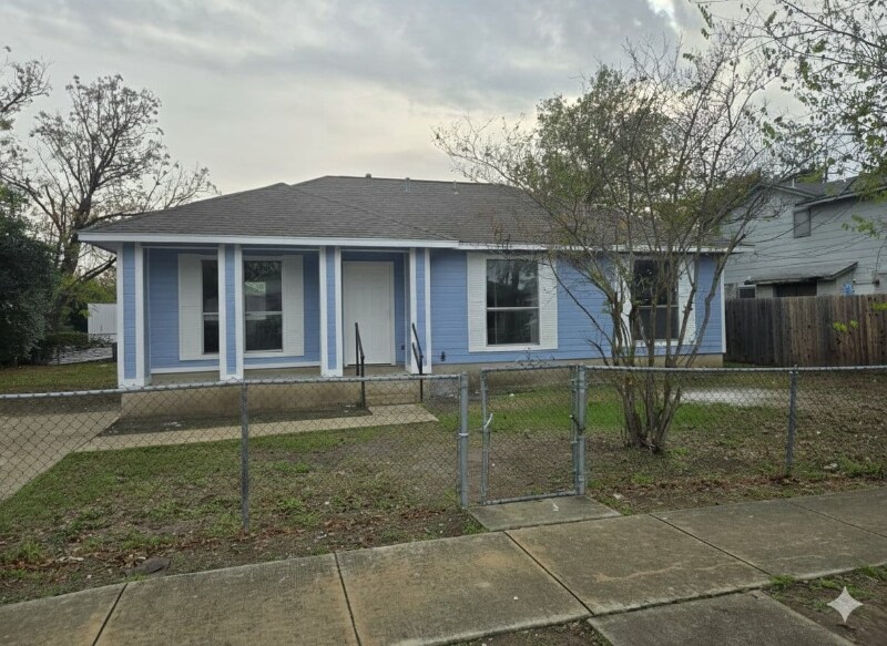 1418 Colima St in San Antonio, TX - Building Photo