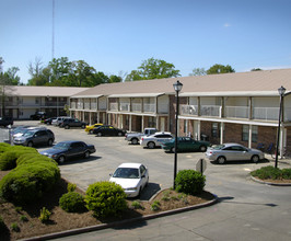 Mark II Apartments in Hattiesburg, MS - Foto de edificio - Building Photo