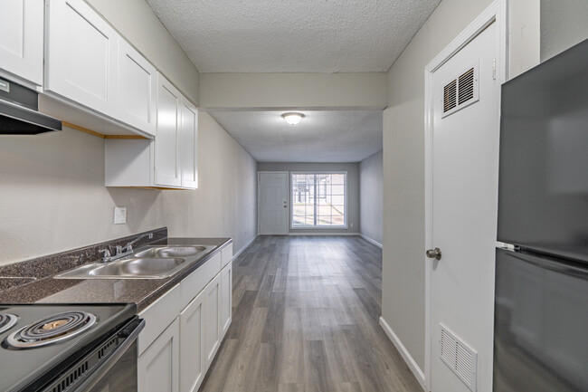 Grainge Hill Apartments in Memphis, TN - Building Photo - Interior Photo