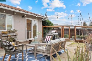 5607 Lassen Ct in Clayton, CA - Building Photo