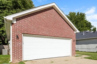 11109 Meadow Chase Ct in Louisville, KY - Building Photo - Building Photo