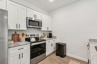 1001 7th St Blvd SE in Hickory, NC - Foto de edificio - Building Photo