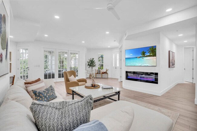 161 Colonade Cir in Naples, FL - Building Photo - Building Photo