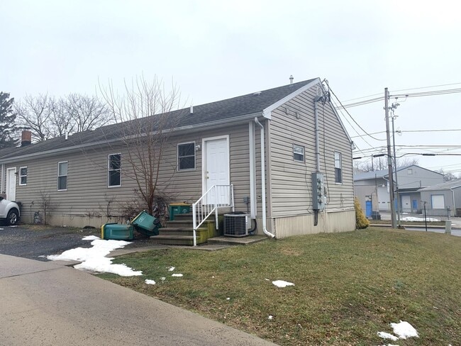 533-543 Hollywell Ave in Chambersburg, PA - Building Photo - Building Photo
