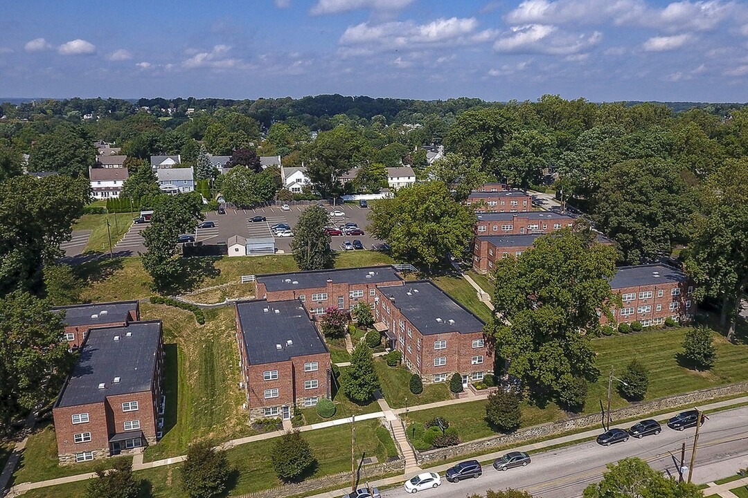 Rosemore Gardens in Glenside, PA - Building Photo