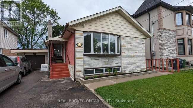 property at 29 Shropshire Dr