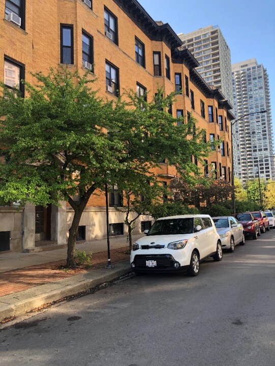 1909 N Lincoln Ave in Chicago, IL - Building Photo
